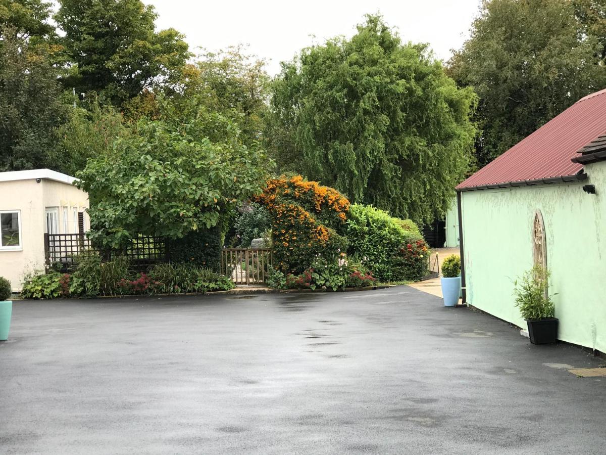 The Hawthornes Licensed Guest House 诺廷利 外观 照片