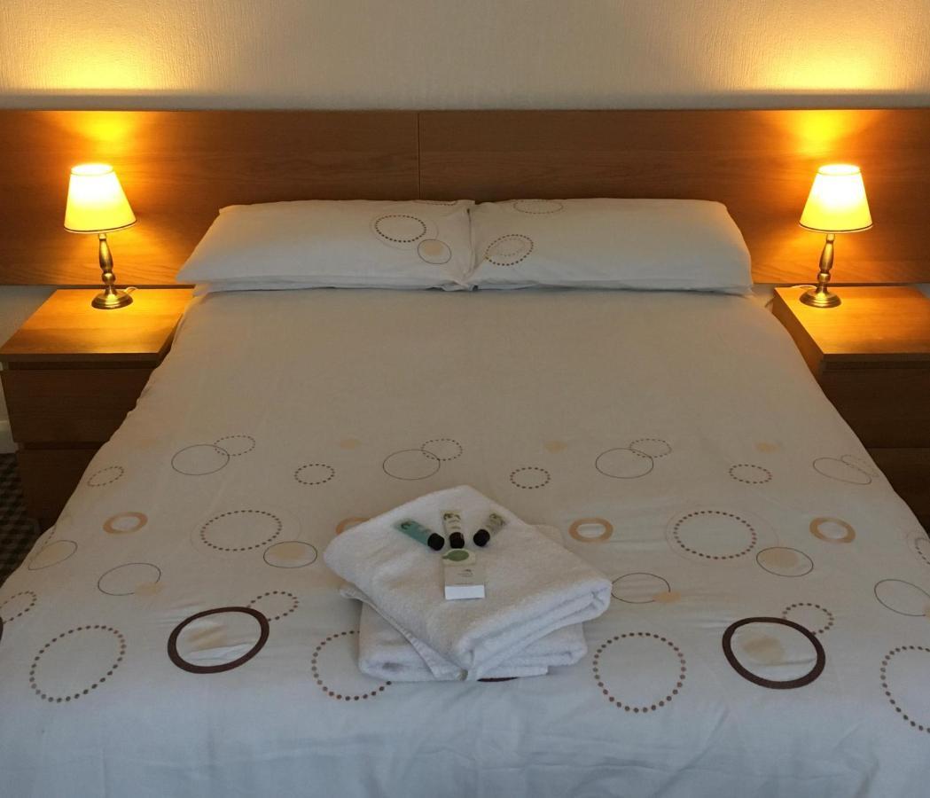 The Hawthornes Licensed Guest House 诺廷利 外观 照片