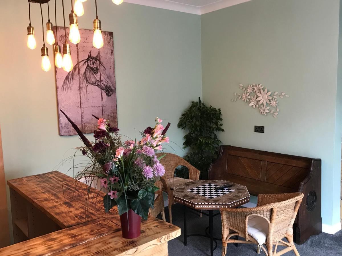The Hawthornes Licensed Guest House 诺廷利 外观 照片
