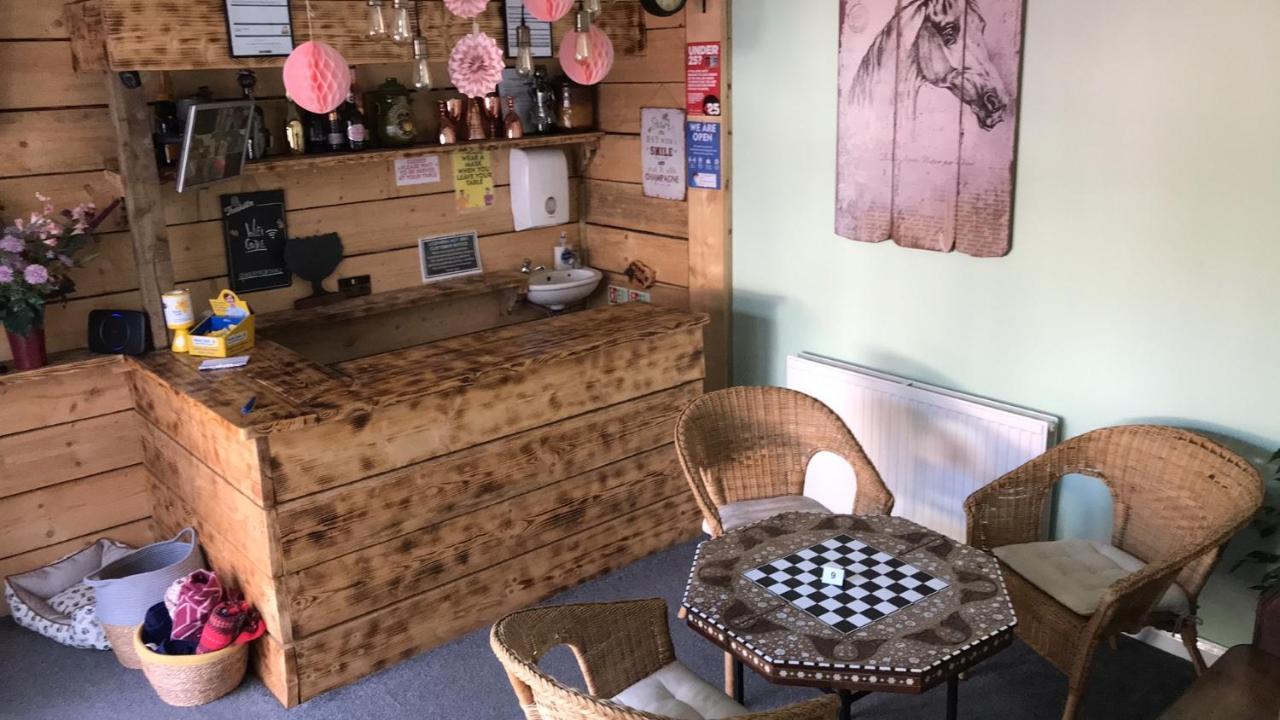 The Hawthornes Licensed Guest House 诺廷利 外观 照片