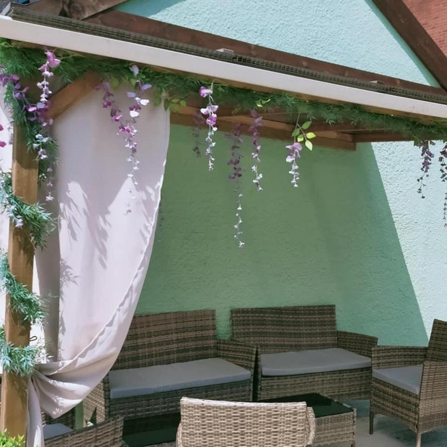 The Hawthornes Licensed Guest House 诺廷利 外观 照片